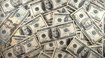 5 Things to Keep in Your Wallet to Attract Wealth and Money