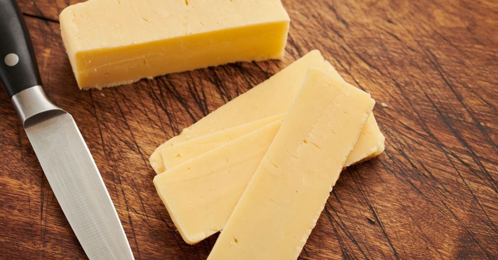 How to Cut Cheese So That it Does Not Stick to Knife