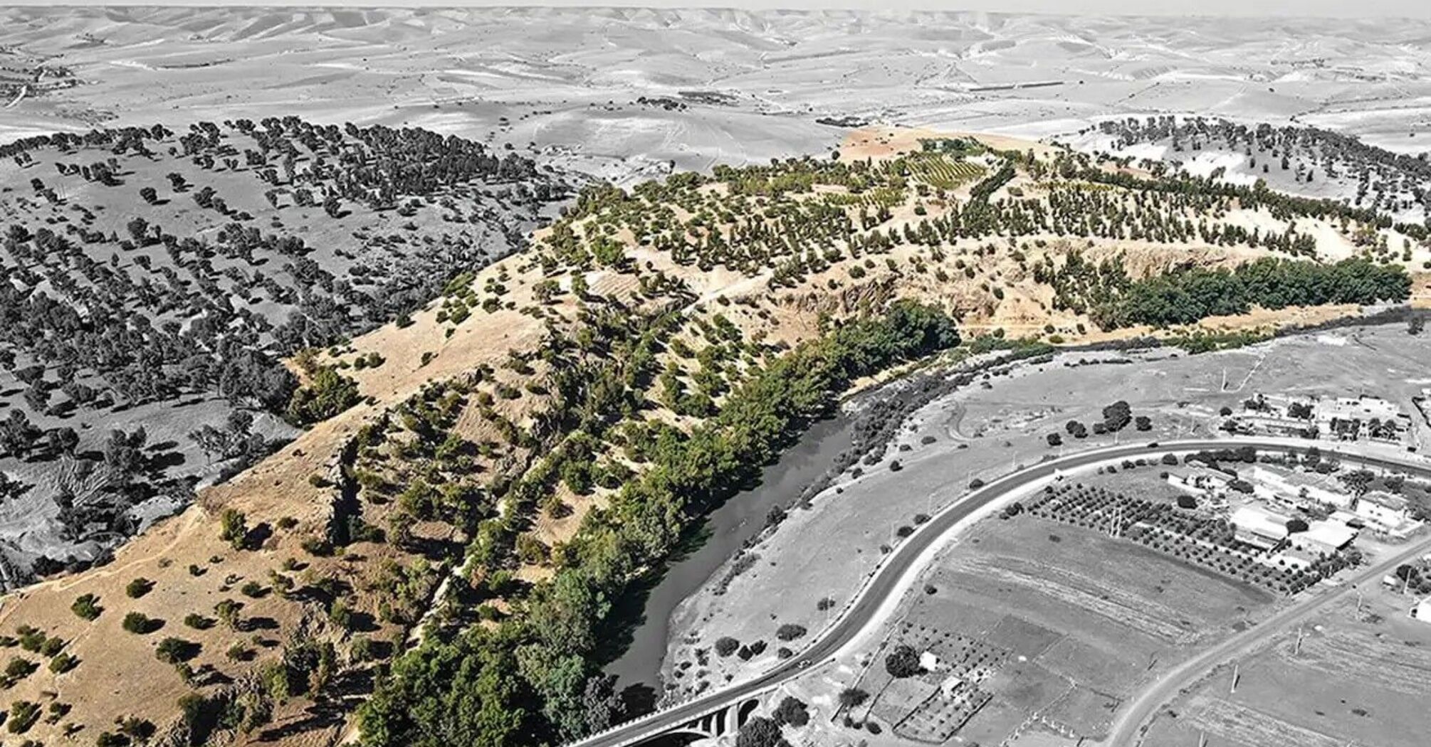 The Oued Beht ridge and river, from the south-east.