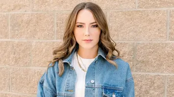 Eminem's Daughter Hailie Jade Scott Shows Off Baby Bump