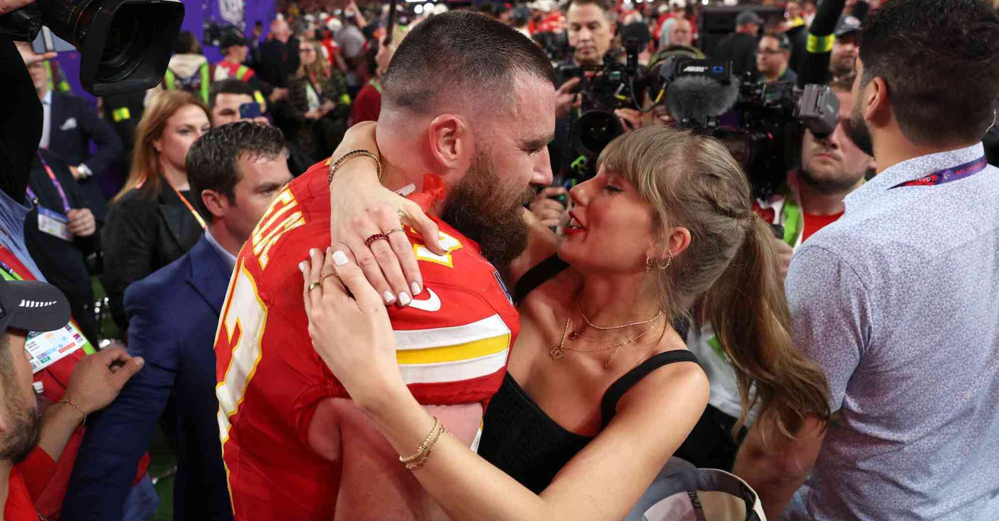 Taylor Swift Encourages Travis Kelce to Continue Playing Football Amid Retirement Speculation