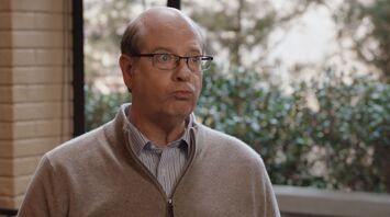 Stephen Tobolowsky Says He Got the Role in Glee with Broken Neck