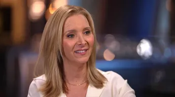 Lisa Kudrow Finds Hidden Note From Late Matthew Perry in Friends Gift