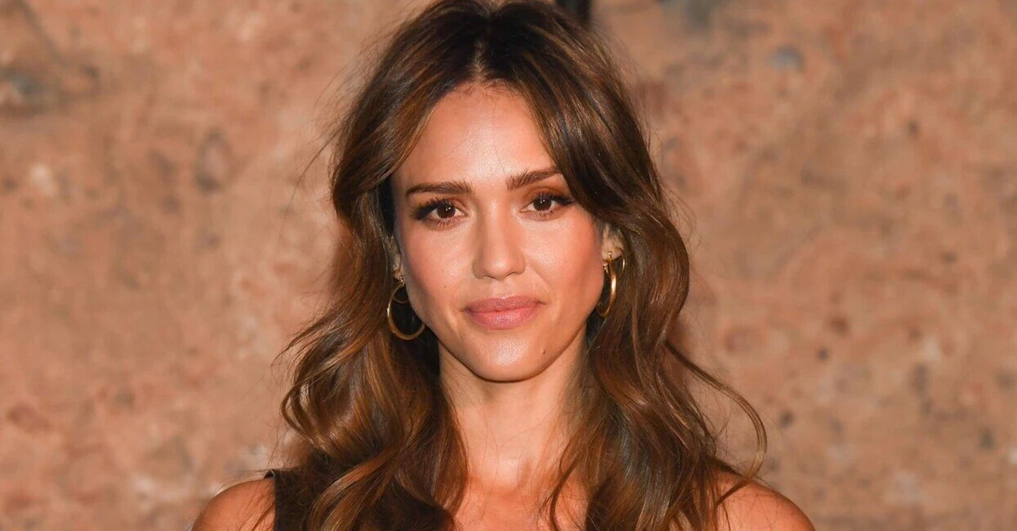 Jessica Alba Attends 2025 Super Bowl With Daughters After Filing for Divorce from Cash Warren