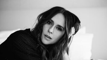 Jennifer Love Hewitt Celebrates 46th Birthday with No-Makeup Selfie: 'Women Get Better with Every Added Number'