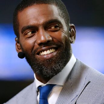 Randy Moss Discusses Cancer Battle During 2025 NFL Honors Video