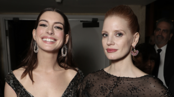 Anne Hathaway and Jessica Chastain Share Joint Selfie with Facemasks While on Plane