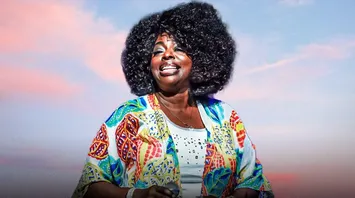 R&B Star Angie Stone, 63, Dies in Car Crash in Alabama