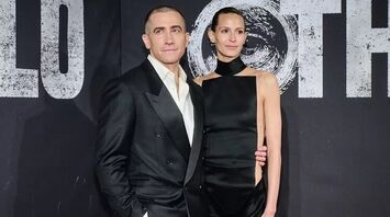 Jake Gyllenhaal Gets Support from Girlfriend Jeanne Cadieu at Record-Shattering Othello Opening