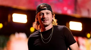Morgan Wallen Abruptly Walks Off SNL Stage During End Credits